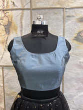 Exclusive Short Sleeves Design Blouse  - Grey